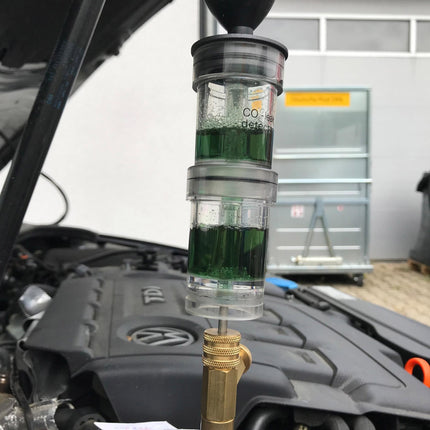 CO₂-testapparaat, lektester voor het controleren van de cilinderkoppakking en het kooldioxidgehalte in koelvloeistof.